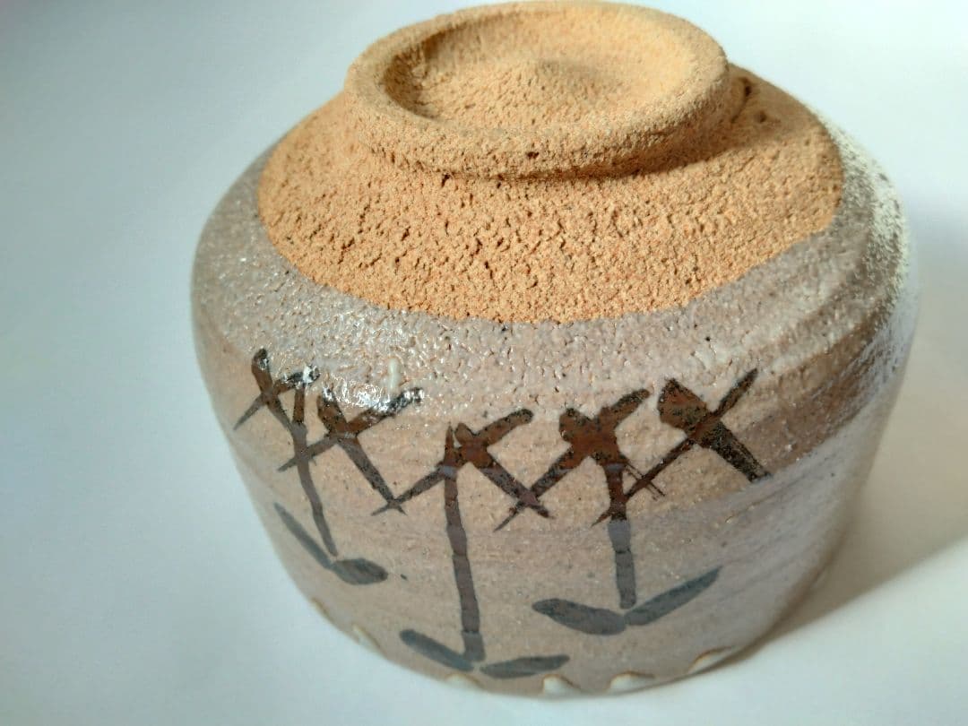 Takemura Rizaemon — E-Karatsu Tea Bowl with Pine Iron Painting and Dripping White Glaze
