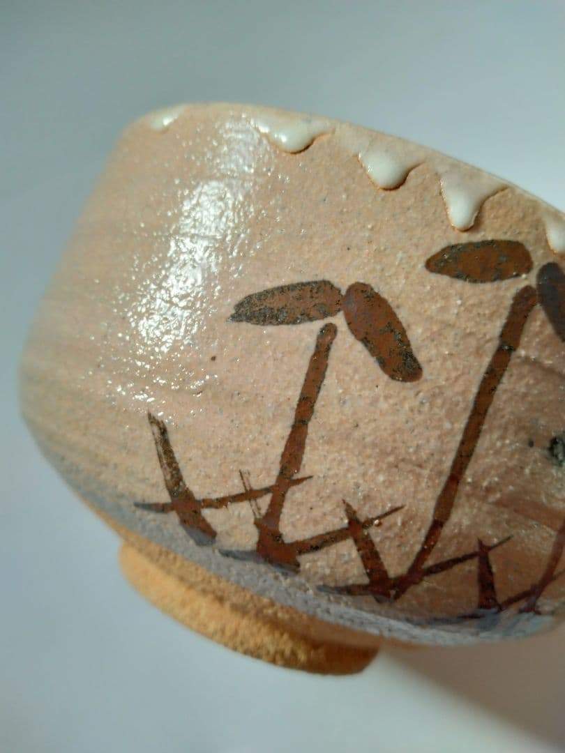 Takemura Rizaemon — E-Karatsu Tea Bowl with Pine Iron Painting and Dripping White Glaze