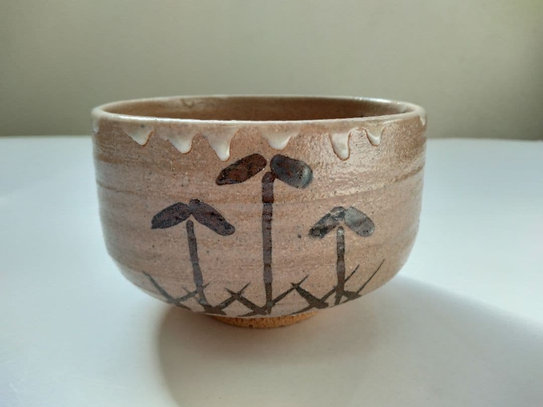 Takemura Rizaemon — E-Karatsu Tea Bowl with Pine Iron Painting and Dripping White Glaze