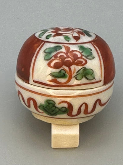 Aka-gosu Floral Kogo by Kawase Takeharu — Porcelain Incense Container