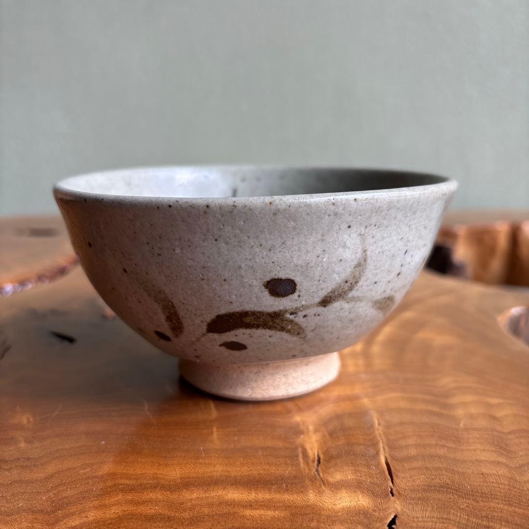 Sanuki-gama — Ash Glaze Chawan with Iron Brushwork, Tomobako