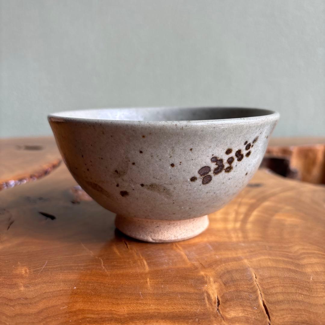 Sanuki-gama — Ash Glaze Chawan with Iron Brushwork, Tomobako