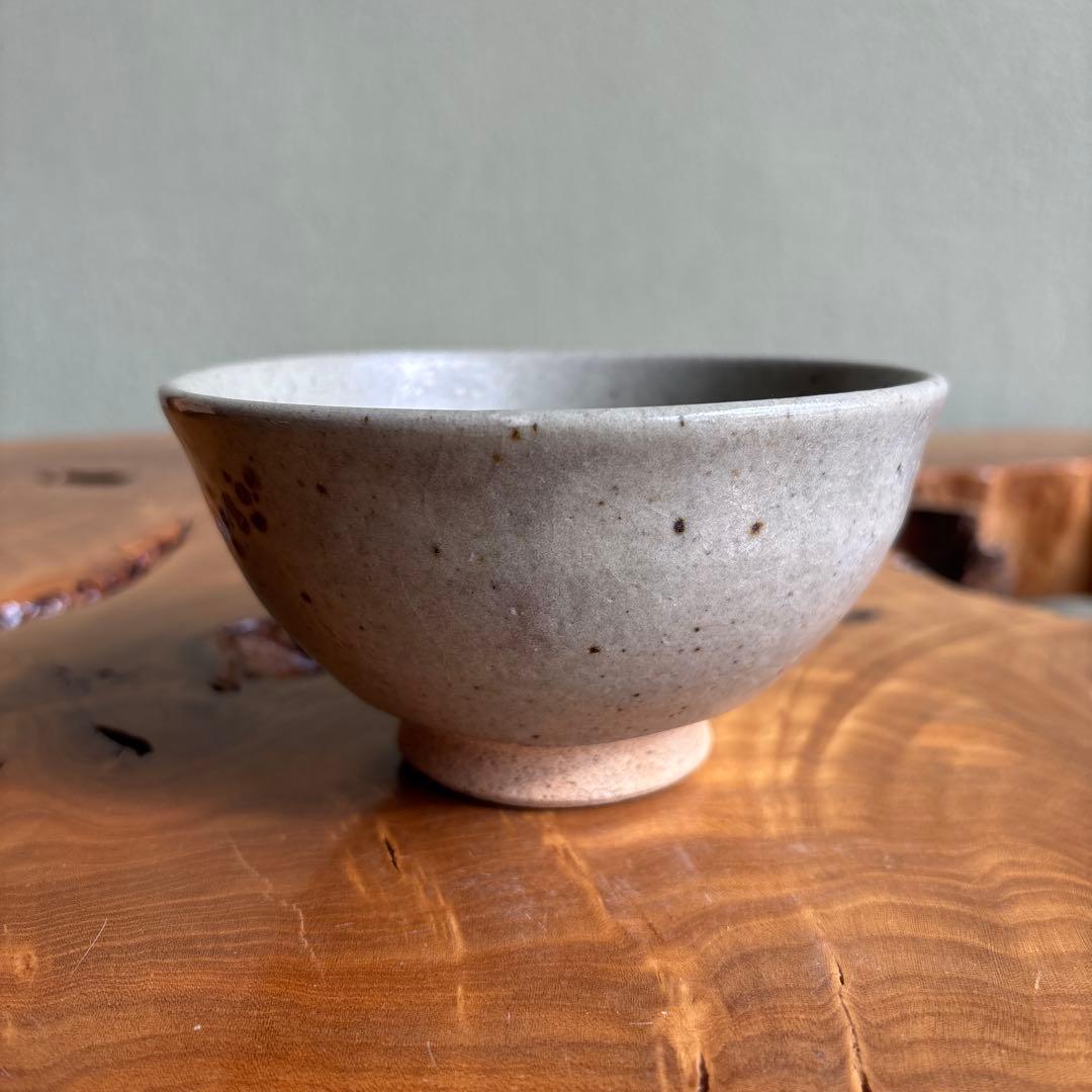 Sanuki-gama — Ash Glaze Chawan with Iron Brushwork, Tomobako