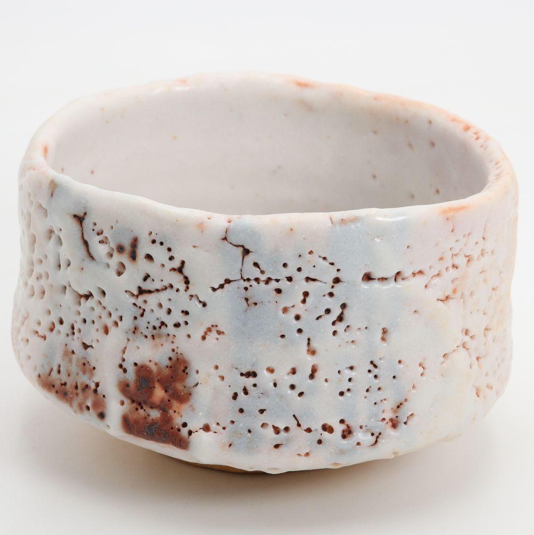 Shino Chawan Tea Bowl by Arakawa Toyozo Living National Treasure with Omotesenke Sokuchusai Inscription Japanese Mino Ware