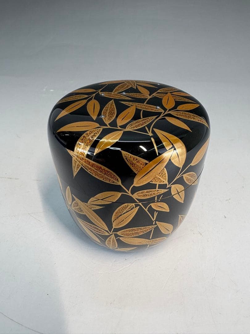 Tada Chuun | Sasa-tsuyu Maki-e Chu-Natsume — Black Lacquer Tea Caddy with Bamboo Dew