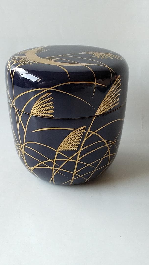 Nakamura Kosai Gold Maki-e Natsume 'Autumn Grasses and Rabbit' - Lacquer Tea Caddy