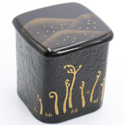 Black Ikkan-bari Yoshinoyama Maki-e Tea Caddy by Nakamura Soetsu with Signed Box