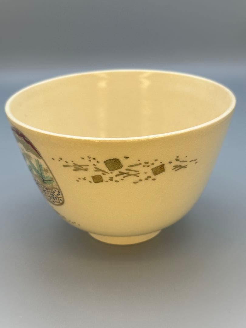 Kai-Awase Chawan by Tsugitsu Kozanzan — Kyoto Polychrome Figure Painting, Gold, Wood Box