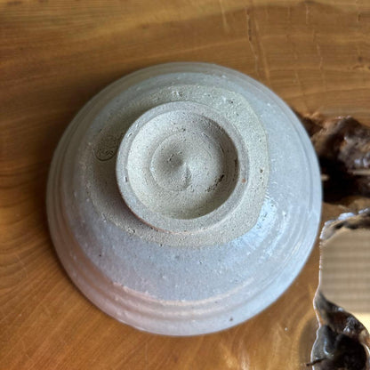 Takahashi Rakusai Shigaraki Hira-Chawan 'Shizen' — Ash Glaze, Calligraphy, Wooden Box