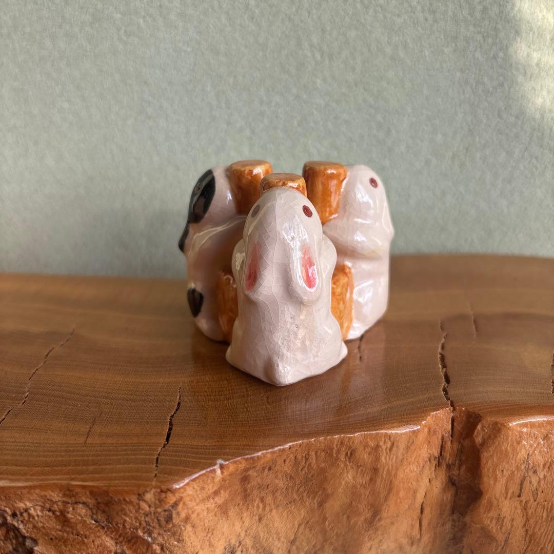 Three Rabbits Futaoki Lid Rest by Keiraku | Kyoto Raku Tradition | Mitsu-usagi | Signed Box