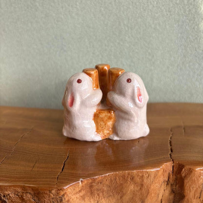Three Rabbits Futaoki Lid Rest by Keiraku | Kyoto Raku Tradition | Mitsu-usagi | Signed Box
