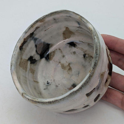 Mino Nezumi-Shino Chawan — Iron & Indigo Landscape on White Glaze