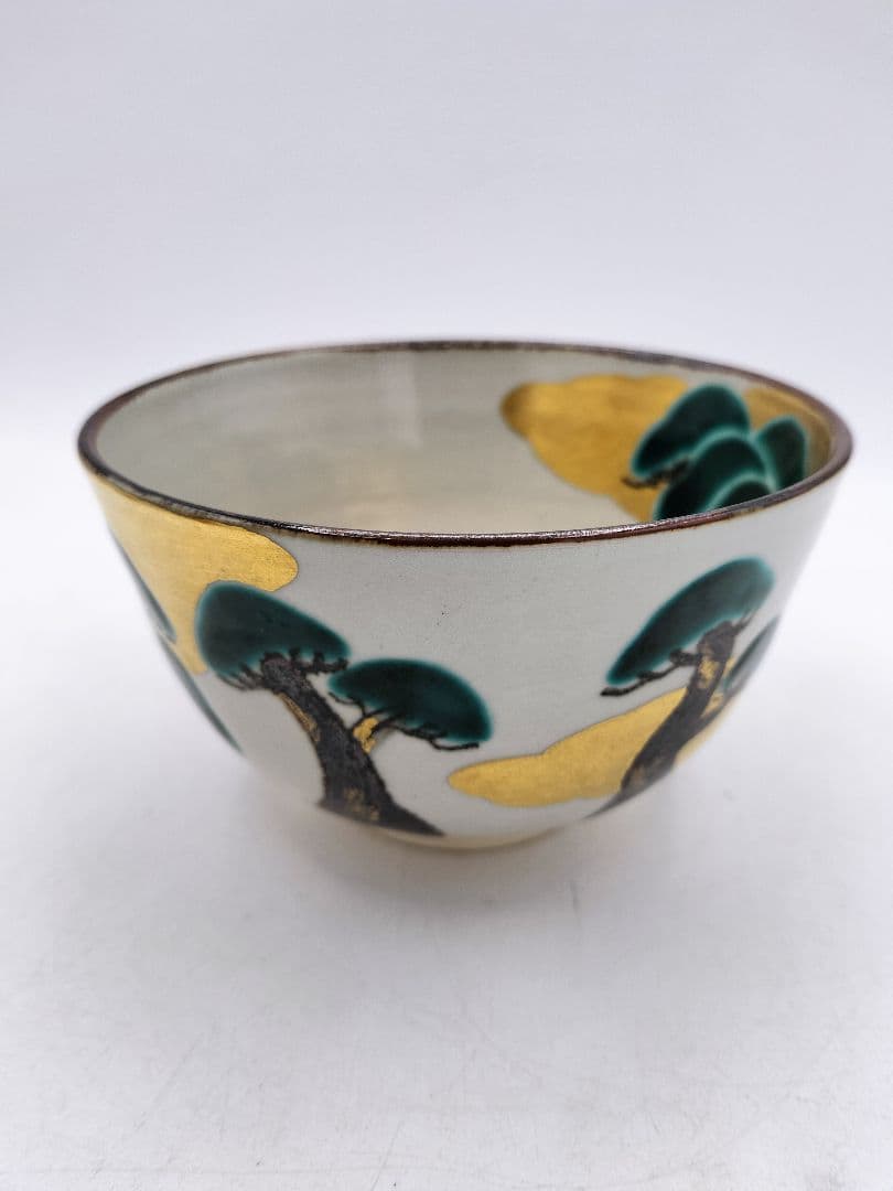 Kenzan-Style Matcha Bowl Pine Motif Gold Ground by Kitakaze Ichizo with Wood Box