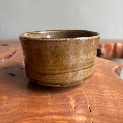 Yellow Ash Glaze Matcha Bowl by Kato Shunto — Seto Kiln, Signed Tomobako