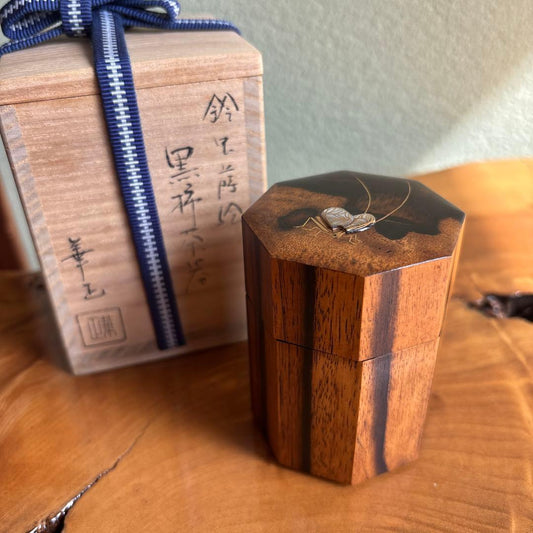 Kurogaki Tea Caddy by Yoshida Kasho — Bell Cricket Maki-e, Octagonal, Tomobako