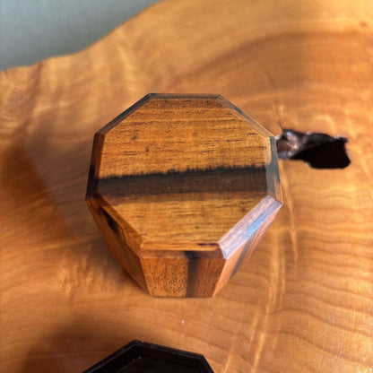 Kurogaki Tea Caddy by Yoshida Kasho — Bell Cricket Maki-e, Octagonal, Tomobako
