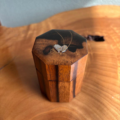 Kurogaki Tea Caddy by Yoshida Kasho — Bell Cricket Maki-e, Octagonal, Tomobako