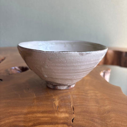Kohiki Chawan by Yanase Katsushige, Hagi-Style Tea Bowl, Kubayashi Kiln, Signed Tomobako