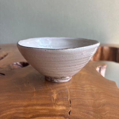 Kohiki Chawan by Yanase Katsushige, Hagi-Style Tea Bowl, Kubayashi Kiln, Signed Tomobako