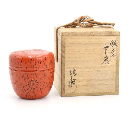 Kamakura-bori Chrysanthemum Chu-Natsume by Tanaka Kenchi - Carved Lacquer Tea Caddy