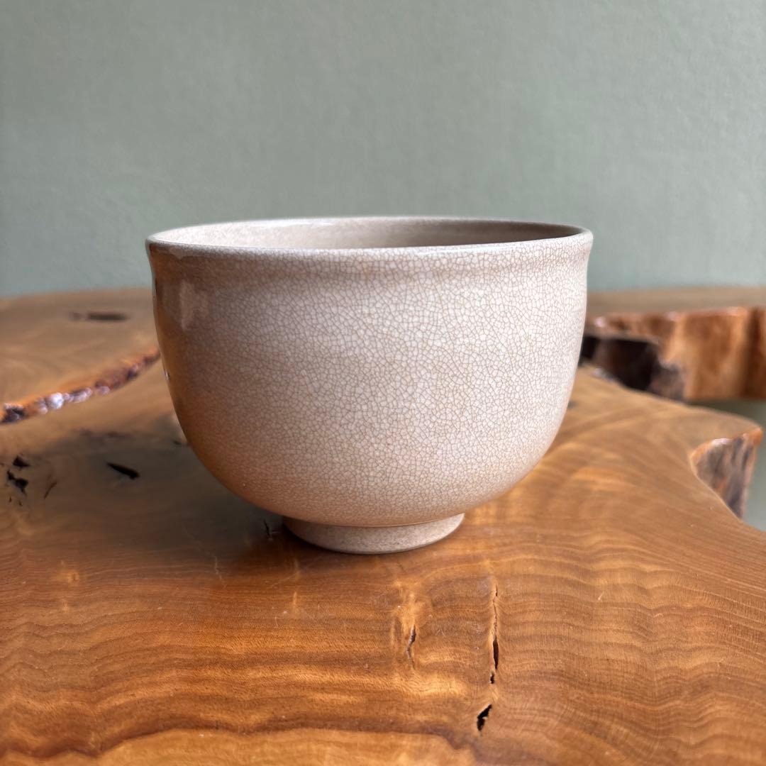 White Satsuma Matcha Bowl by Kozan — Shiro-Satsuma Chawan with Ivory Crackle Glaze, Signed Wooden Box