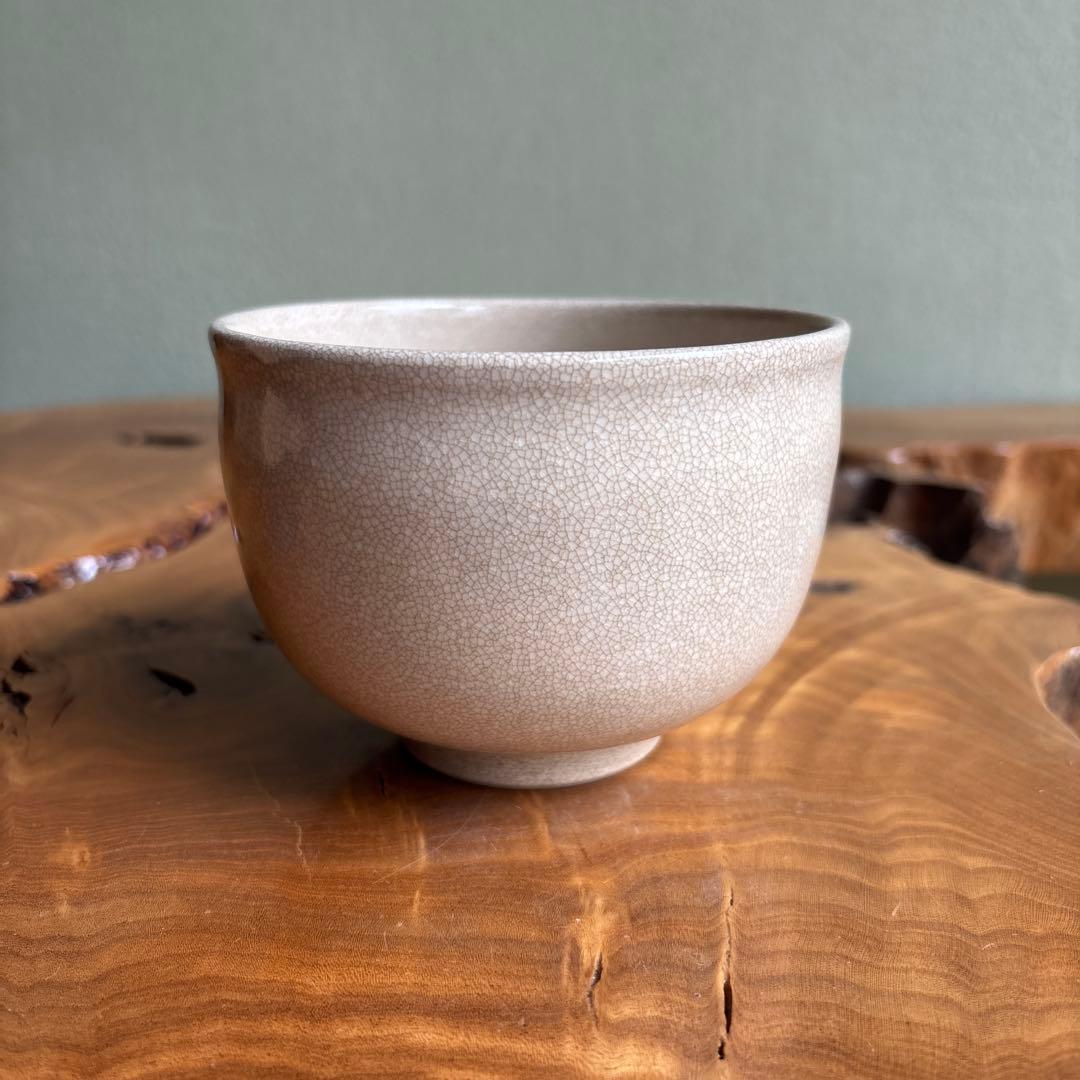 White Satsuma Matcha Bowl by Kozan — Shiro-Satsuma Chawan with Ivory Crackle Glaze, Signed Wooden Box