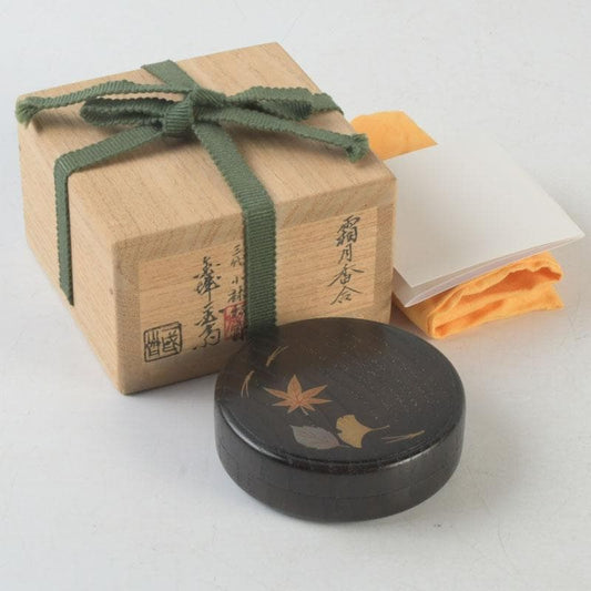 Kobayashi Shosai & Kinjo Ikkokusai — Kirizuki Kogo Incense Container, Iro-Maki-e Maple & Ginkgo
