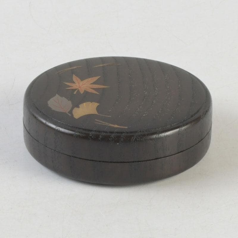 Kobayashi Shosai & Kinjo Ikkokusai — Kirizuki Kogo Incense Container, Iro-Maki-e Maple & Ginkgo
