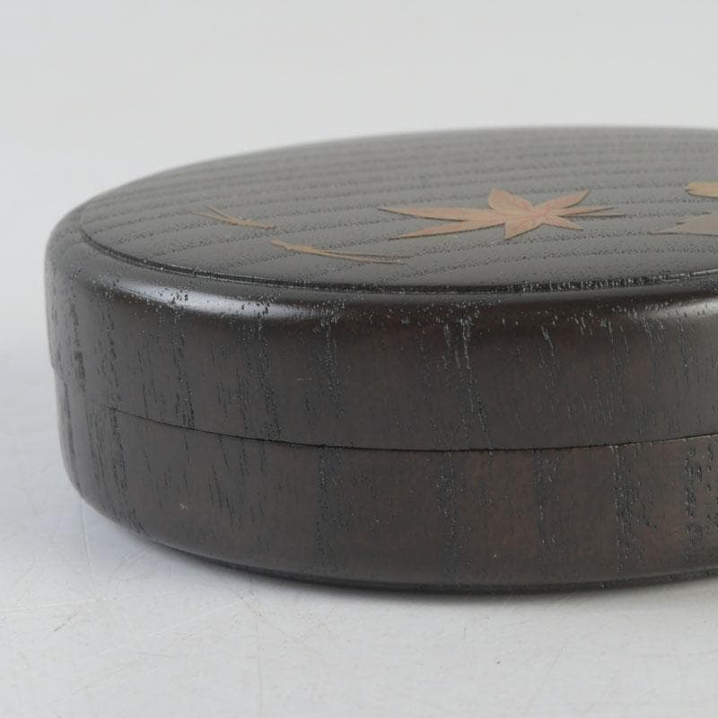 Kobayashi Shosai & Kinjo Ikkokusai — Kirizuki Kogo Incense Container, Iro-Maki-e Maple & Ginkgo
