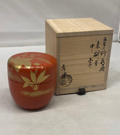 Kumagai Hideho Spring Field Maki-e Shu-Hakeme Chu-Natsume Vermillion Tea Caddy