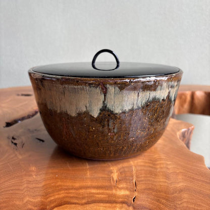 Shōdai Ware Water Jar by Chikashige Jitaro — Tenmoku and Ash Glaze, Black Lacquer Lid