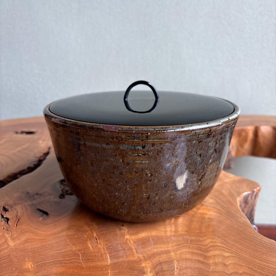 Shōdai Ware Water Jar by Chikashige Jitaro — Tenmoku and Ash Glaze, Black Lacquer Lid