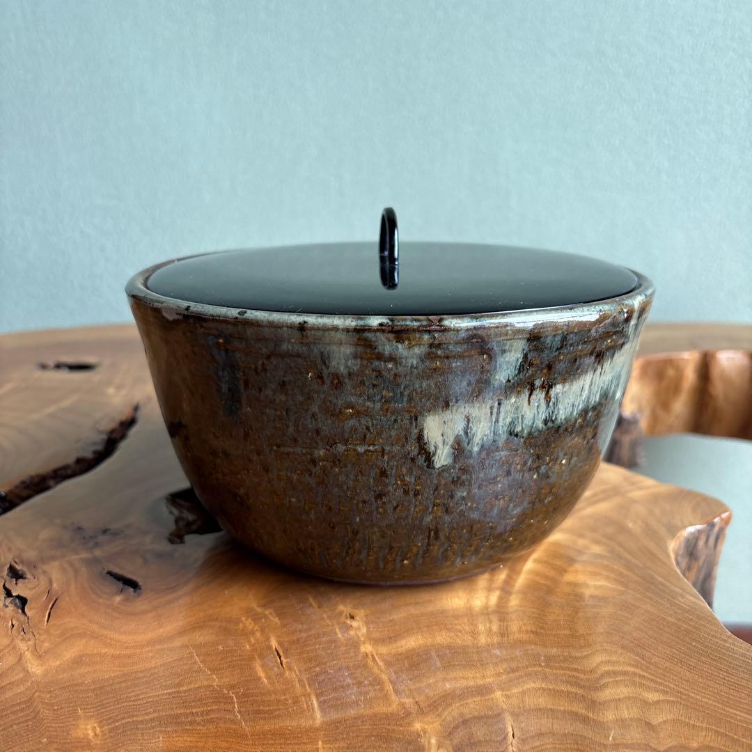 Shōdai Ware Water Jar by Chikashige Jitaro — Tenmoku and Ash Glaze, Black Lacquer Lid