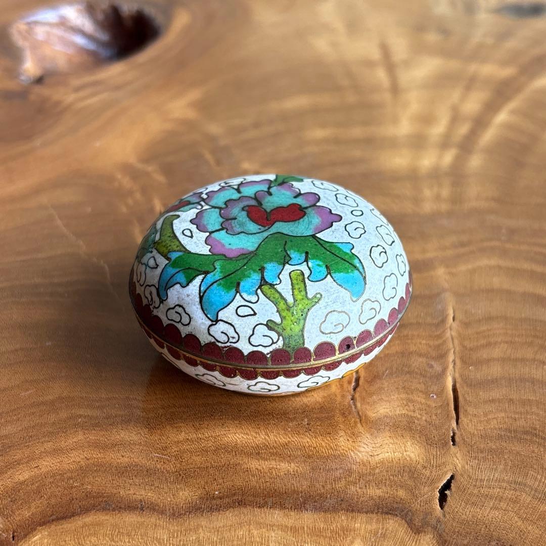 Chinese Cloisonne Incense Container with Peony — Tea Ceremony Kogo, Compact Shippo Box