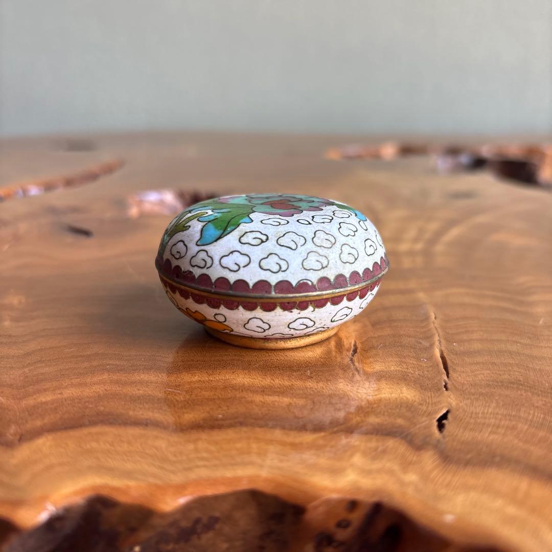 Chinese Cloisonne Incense Container with Peony — Tea Ceremony Kogo, Compact Shippo Box