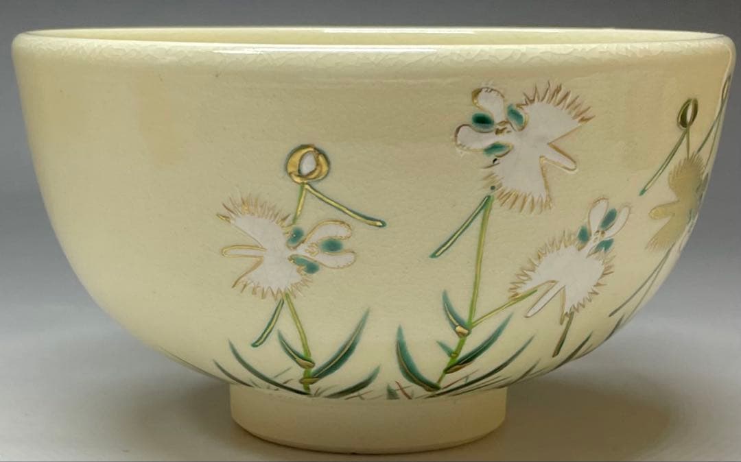 Wakita Yuho Chawan — Iro-e Michidori-kusa-no-e, Kyo-yaki Tea Bowl, Tomobako, Tomobuno, Shiori