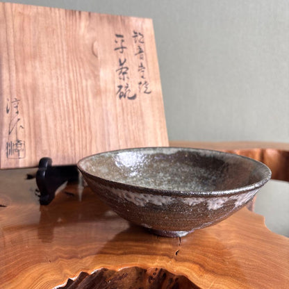 Takatsuru Jun Kannon-do-yaki Hirachawan — Volcanic Interior Glaze