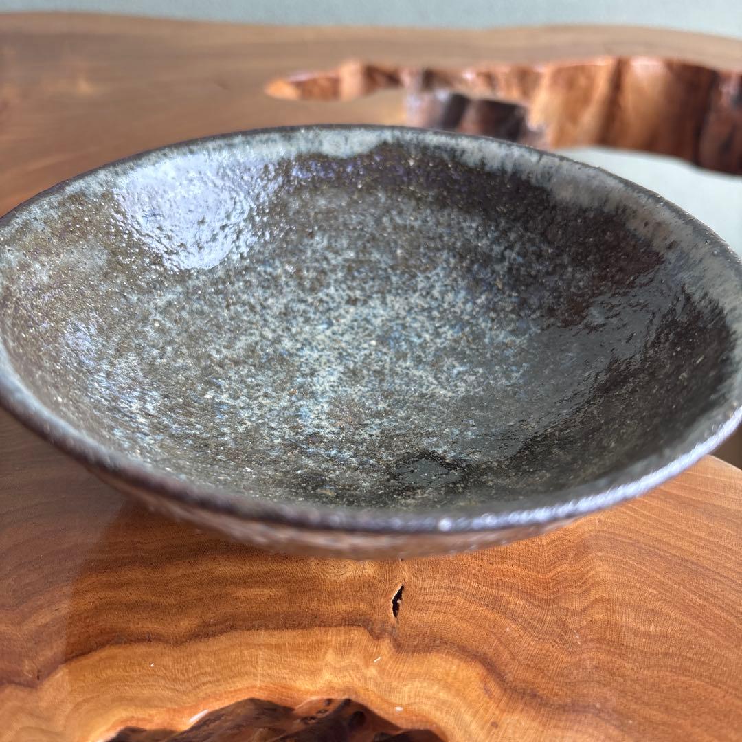 Takatsuru Jun Kannon-do-yaki Hirachawan — Volcanic Interior Glaze