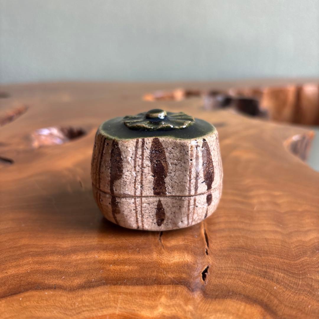 Oribe Hajiki Kogo Incense Container by Matsumoto Tetsuzan — Mino Ware, Tomobako