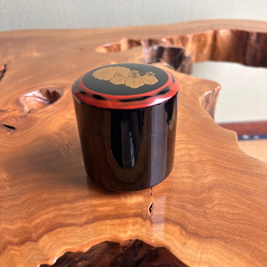 Nakatani Shusai Kiku Kiri Maki-e Yukifuki Natsume Tea Caddy Gold Lacquer