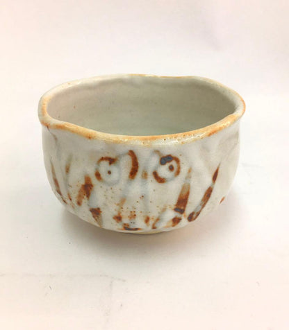 Shino Chawan Tea Bowl by Kikusen-gama — Iron Brushwork, Original Signed Box