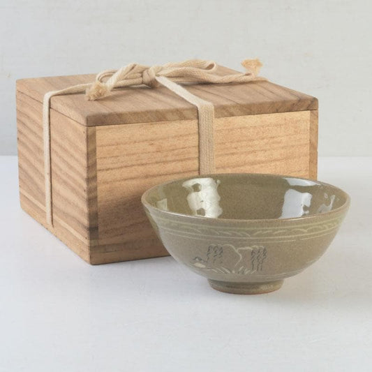 Korean Celadon Sanggam Inlaid Tea Bowl by Yu Hae-gang, Bird & Willow Motif, Signed Box