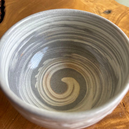 Ichinose Ware Hakeme Chawan — White Slip Brush Tea Bowl by Mei, Tomobako