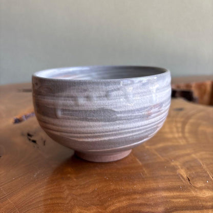 Ichinose Ware Hakeme Chawan — White Slip Brush Tea Bowl by Mei, Tomobako