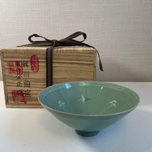 Kim Jeong-muk Korean Celadon Chawan Donggok Kiln — Crane Cloud Sanggam Inlay Tea Bowl Tomobako