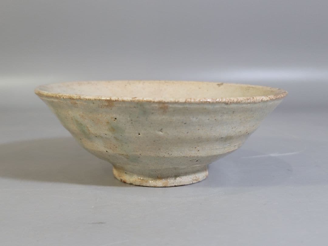 Joseon Dynasty White Porcelain Shallow Bowl — Korean Baekja Hirawan with Japanese Tomobako