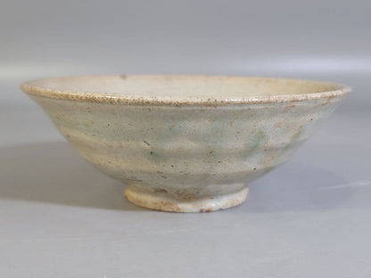 Joseon Dynasty White Porcelain Shallow Bowl — Korean Baekja Hirawan with Japanese Tomobako