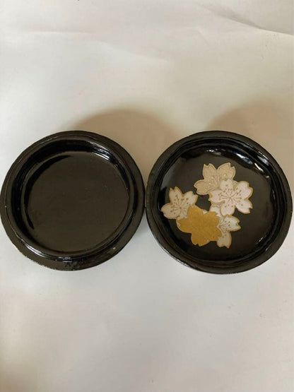 Sakura Maki-e Lacquer Kogo Incense Box by Asano Shisen, Yamazaki Kiln Arashiyama — Tomobako