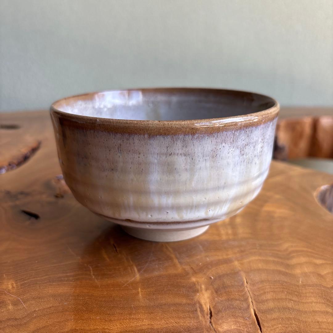 Takatori Ware Chawan — Nagashi Ash Glaze by Kamei Rakuzan, Tomobako