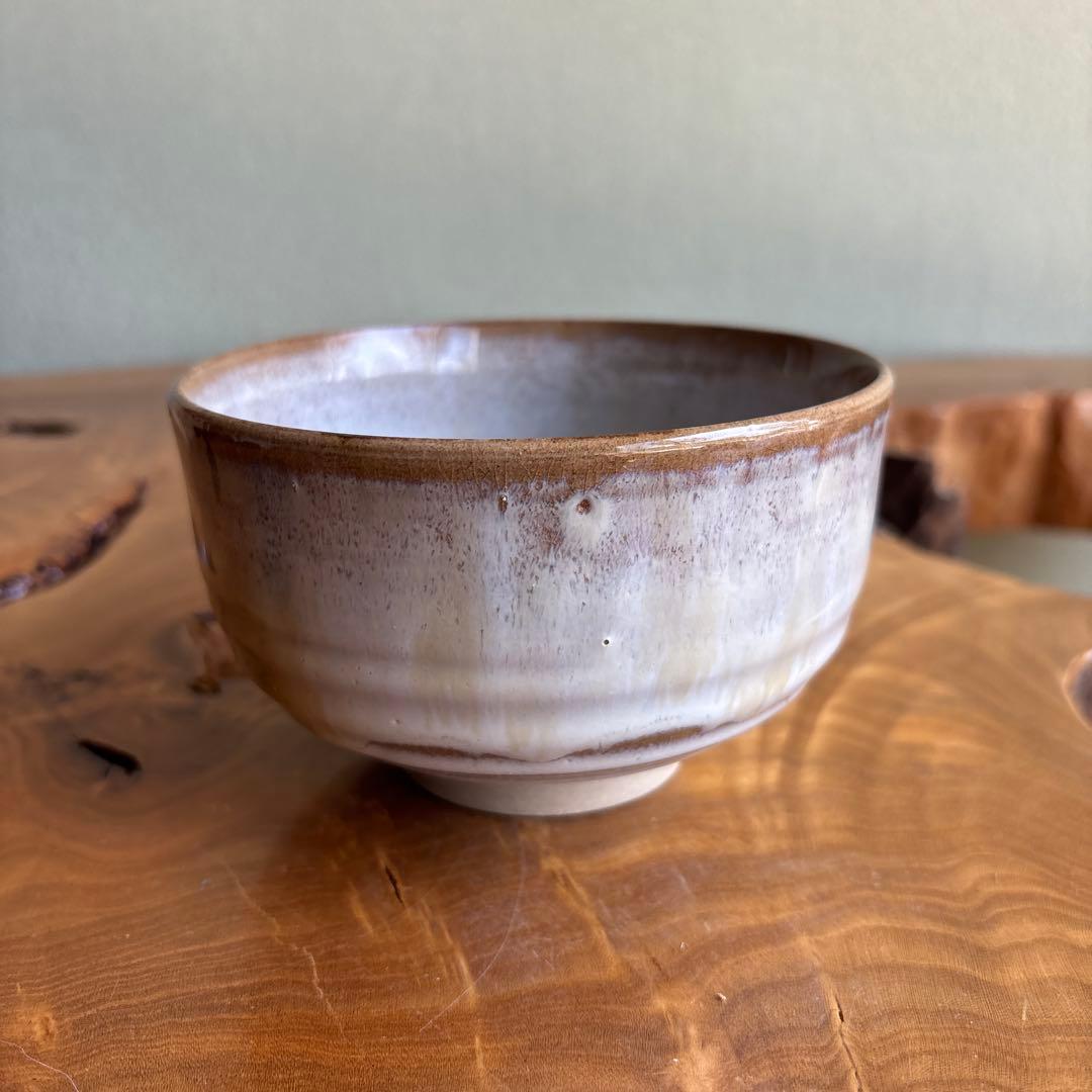 Takatori Ware Chawan — Nagashi Ash Glaze by Kamei Rakuzan, Tomobako